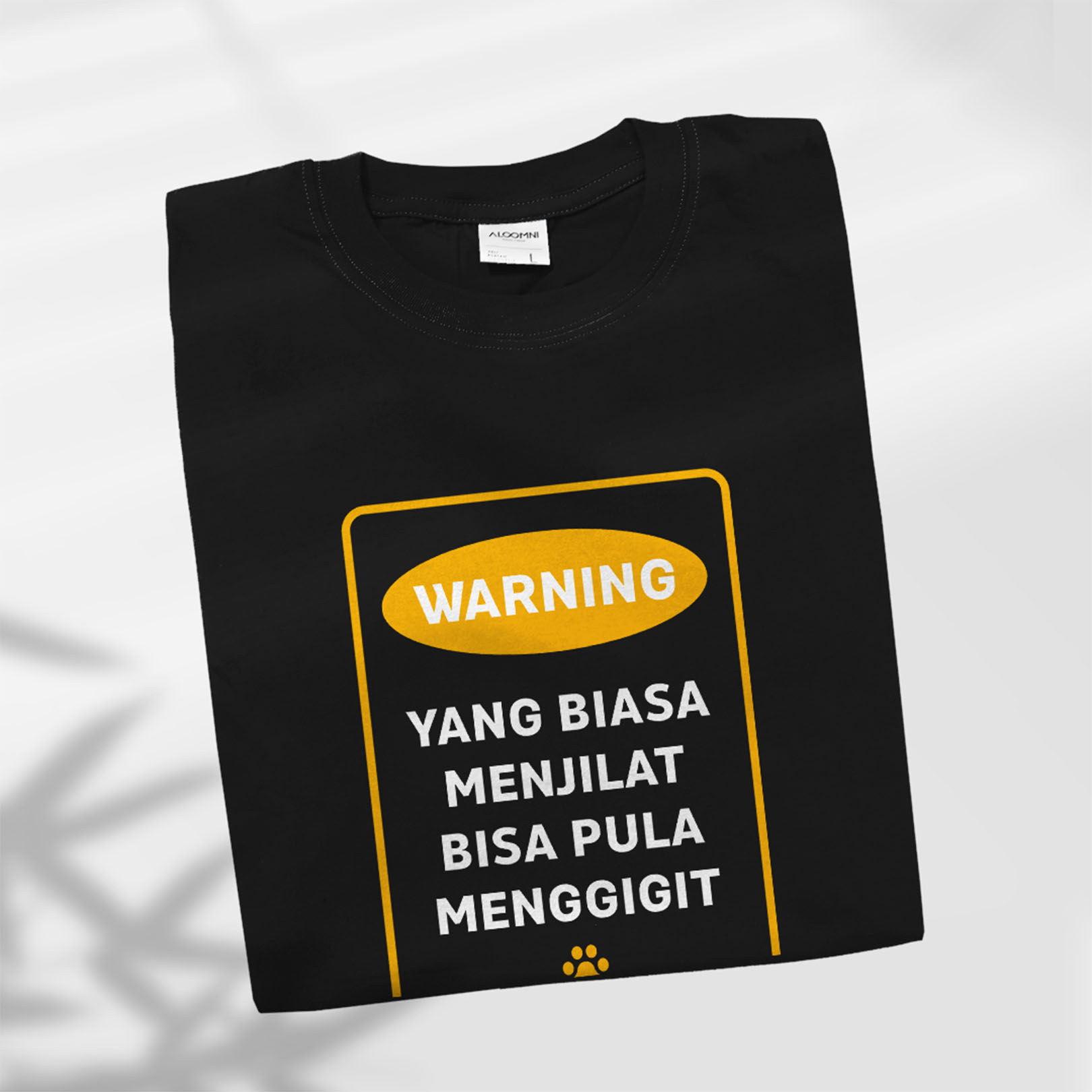MENJILAT MENGGIGIT